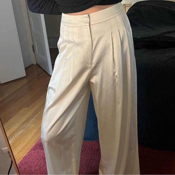 $625 RHIÉ Pants - Picture 3 of 7